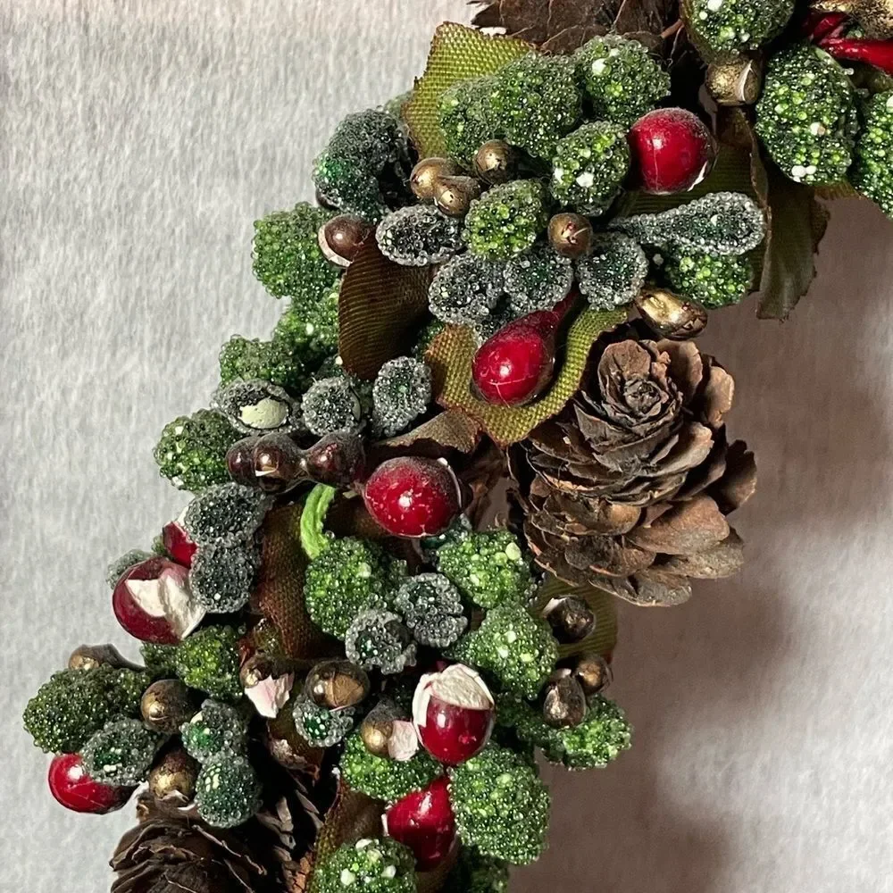 Christmas Wreath Shimmering Green w/Pinecones & Cranberries